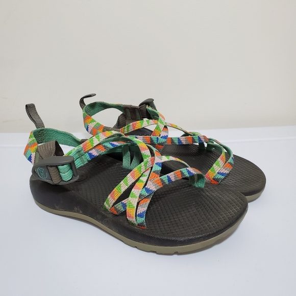 camper turquoise chacos